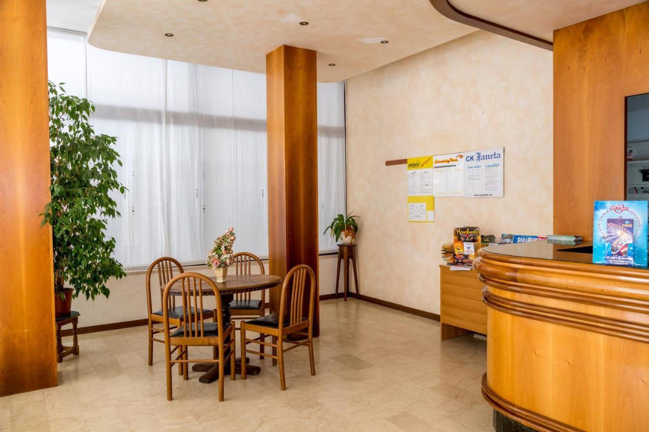 Residence Alla Rotonda ลิโดดิเยโซโล ภายนอก รูปภาพ