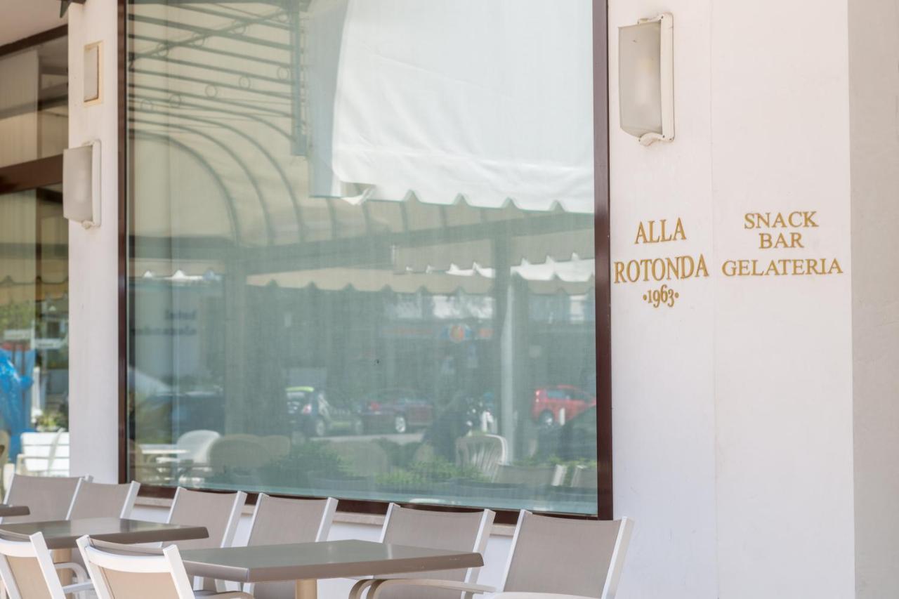 Residence Alla Rotonda ลิโดดิเยโซโล ภายนอก รูปภาพ