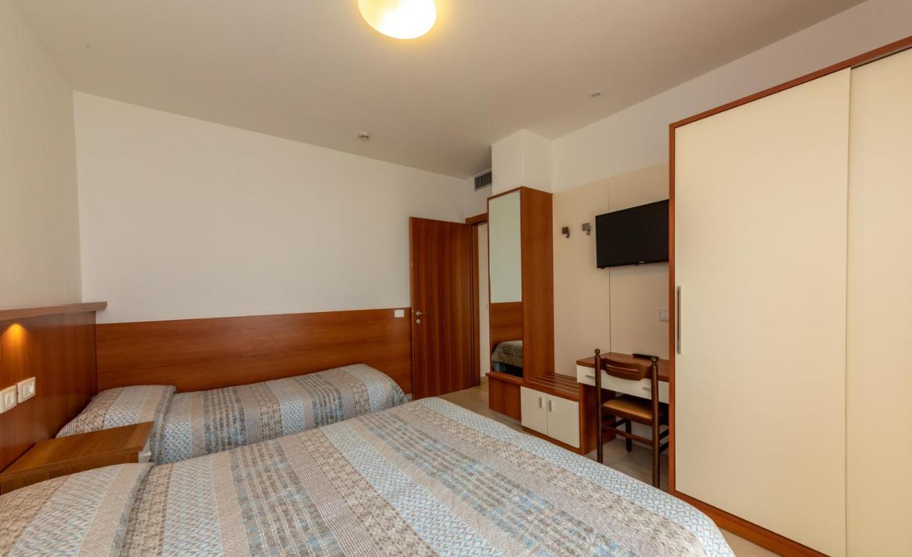 Residence Alla Rotonda ลิโดดิเยโซโล ห้อง รูปภาพ