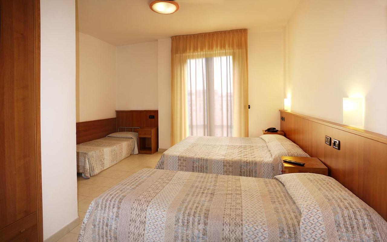 Residence Alla Rotonda ลิโดดิเยโซโล ภายนอก รูปภาพ